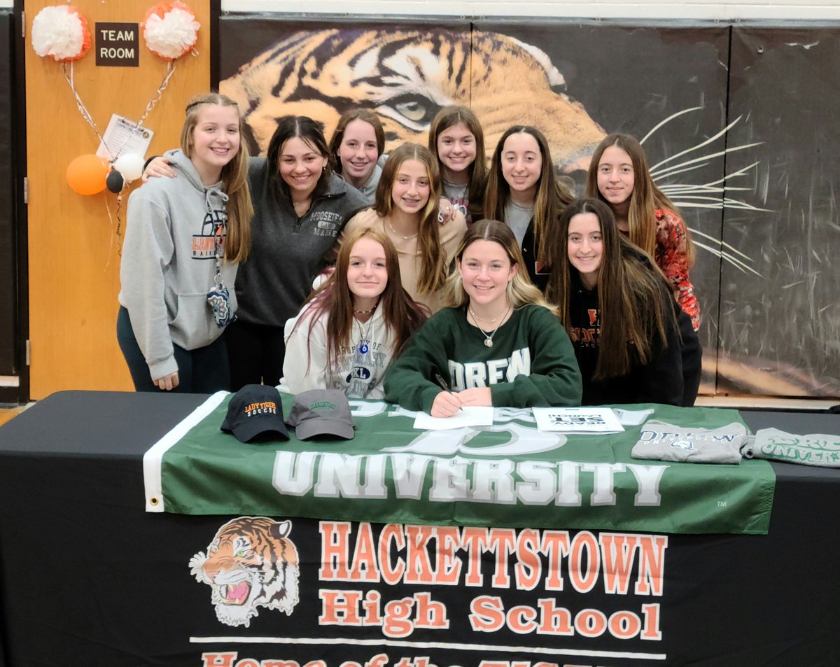 HHSLadyTigersSoccer tweet media