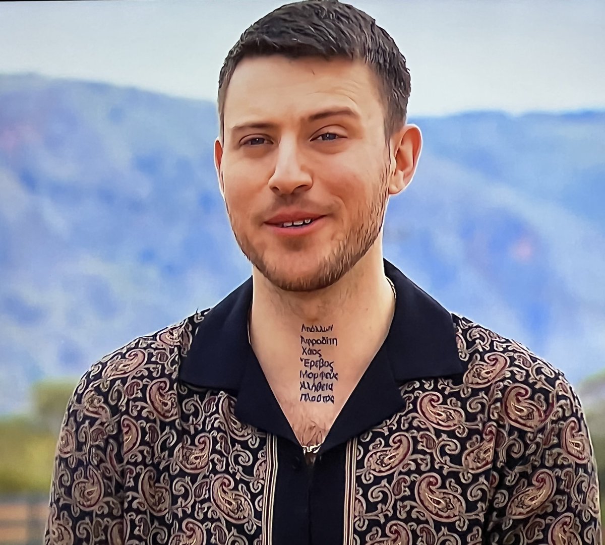 Warum tätowiert man sich alle Coronavarianten auf den Hals?   #PrinceCharming