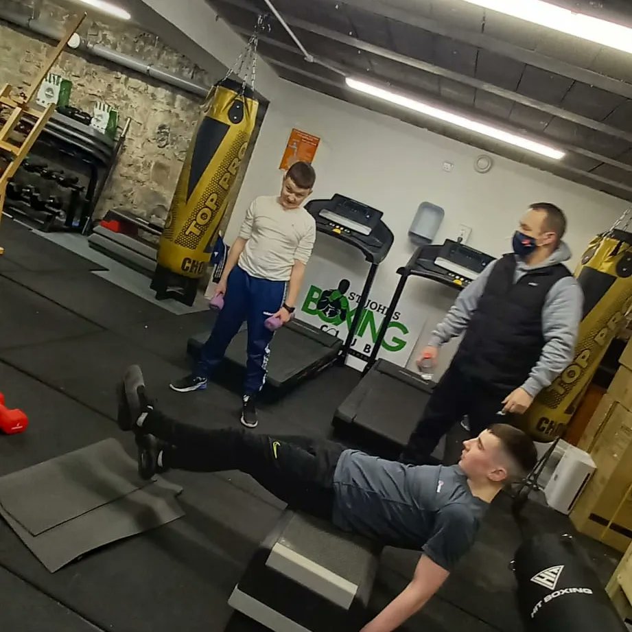 limerickyouth's tweet photo. Workout with John! 🏋🏽‍♂️ A great start to the week with the boys at our #Garryowen Youth &amp; #Irishtown #gydp hubs, who are taking part in a fitness prog at @garryowencdp #limyouth #lys @ywirl @LimClareETB https://t.co/HCgpWYFhJK
