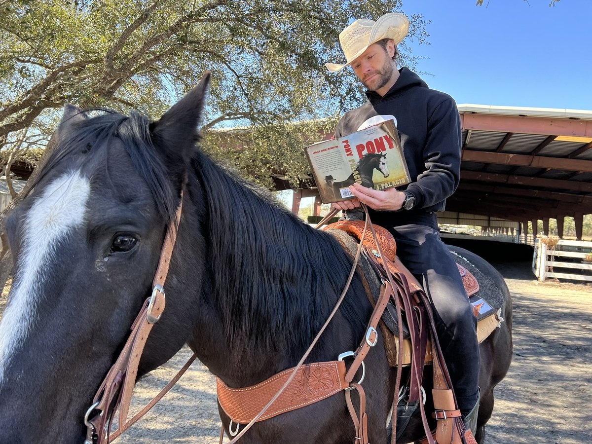 jarpad's tweet photo. Read Pony ☑️ 
Rode a Pony ☑️ 
Ponied Up ☑️ 

What are you riding and reading???

#MantraMonday #MetaPony https://t.co/ySjZ7dLgxk