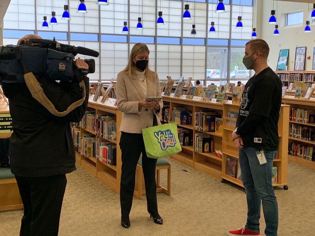 ryantstein's tweet photo. What an honor it has been to work with Mr. Beck! He loves working with children and continues to bring the very best out of all the adults in the building. He smiles all day, leads with love, and sets high expectations that push his students to achieve greatness! #YayoftheDay https://t.co/GvZcWRkpqD