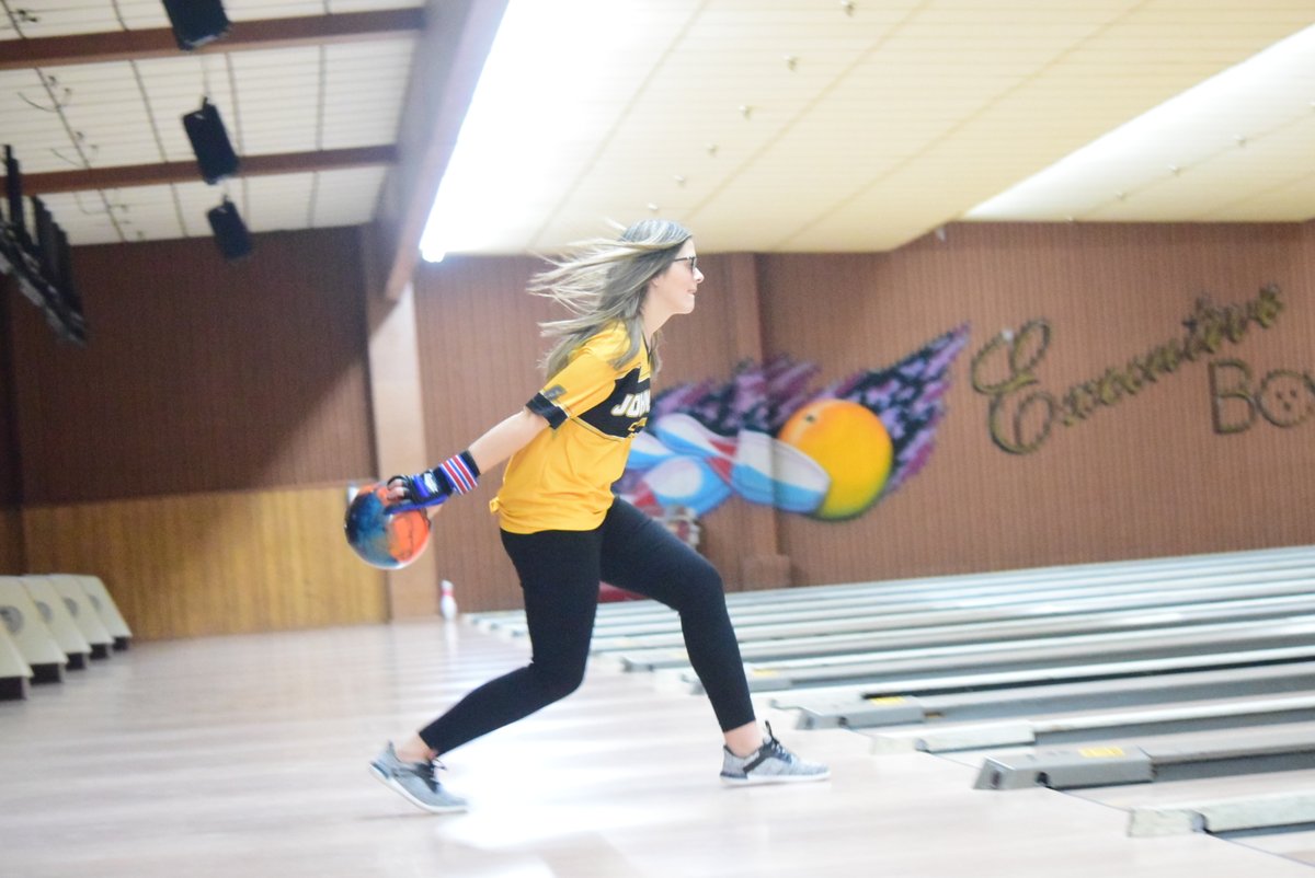 1016sports's tweet image. At @KHSAA Girls Team Bowling Tourny, @JCAthletics_ 4th in qual. (469-457=926), beat J. Hardin (182-135/135-124/168-153), Cooper (158-191/169-155/180-169/155-206/150-143) &amp;amp; PRP (195-180/185-184/148-194/157-221/170-166) but fell in finals to Graves (171-223/149-121/183-164/158-137)