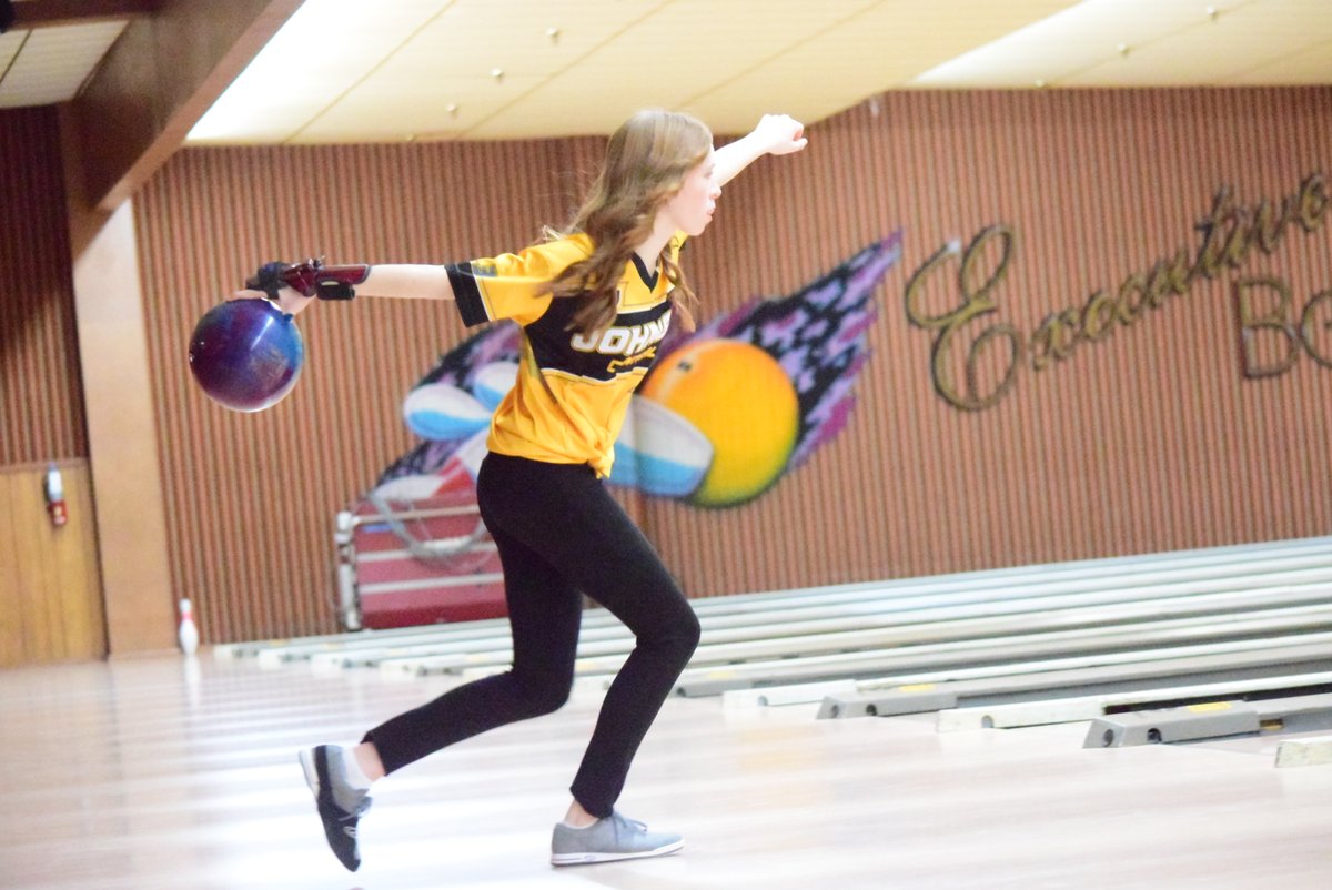 1016sports's tweet image. At @KHSAA Girls Team Bowling Tourny, @JCAthletics_ 4th in qual. (469-457=926), beat J. Hardin (182-135/135-124/168-153), Cooper (158-191/169-155/180-169/155-206/150-143) &amp;amp; PRP (195-180/185-184/148-194/157-221/170-166) but fell in finals to Graves (171-223/149-121/183-164/158-137)