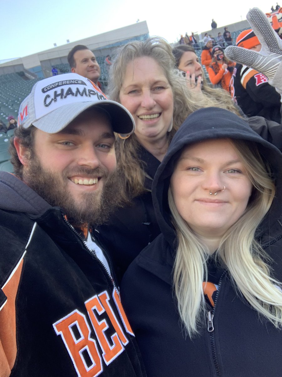 TylerGlandon's tweet photo. Me, mom, and babe. Ready for the night 🖤🧡🔥🐅 WHO DEY!!! #RuleTheJungle #RuleItAll #WhoDey @Bengals https://t.co/xJJ37BR8l9