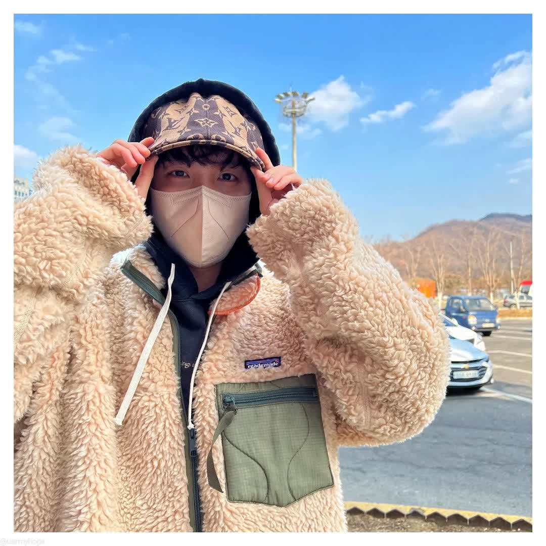 byseokho's tweet photo. #JHOPE on instagram. https://t.co/t6Ith7NZHa