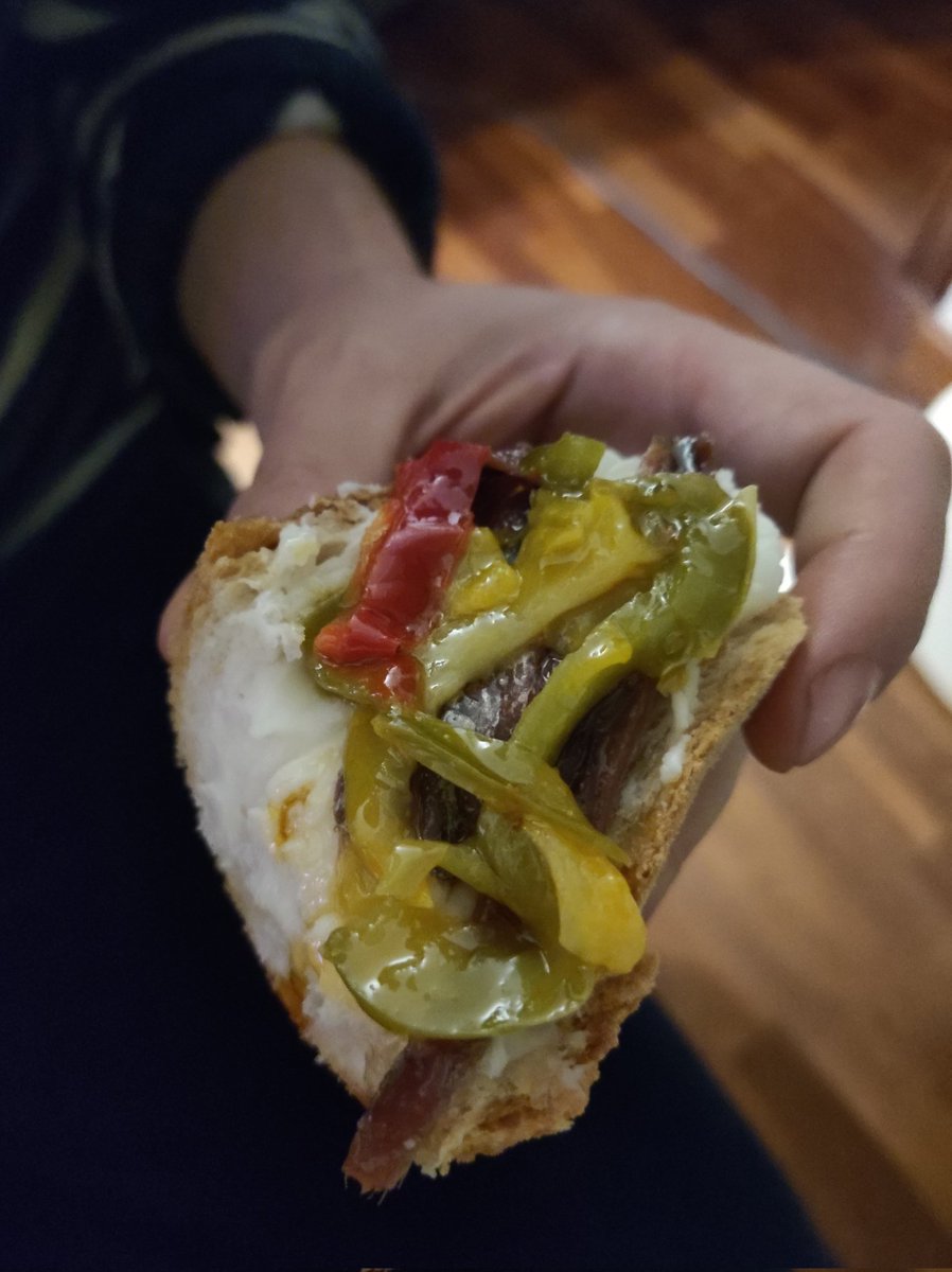 Taste notabli y bien limpiucas.
Güena nota para las anchovas d'Avelina de <a href="/LRenovera/">La Renovera</a>, y nesto teno morru finu.