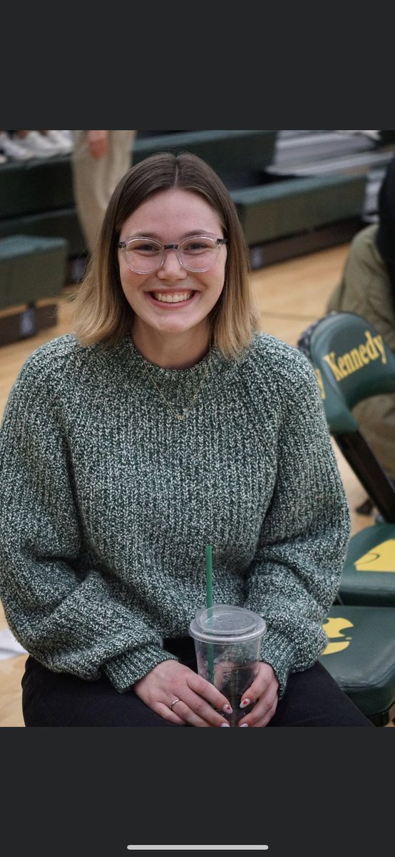 Tomorrow night we celebrate our 7 amazing seniors in a battle of the 42nd st👊🏼🏀 Please come on out to support and thank these ladies for the amazing 4 years they have had with our program. We are lucky to have had these fantastic leaders and are going to miss them so much💚💛