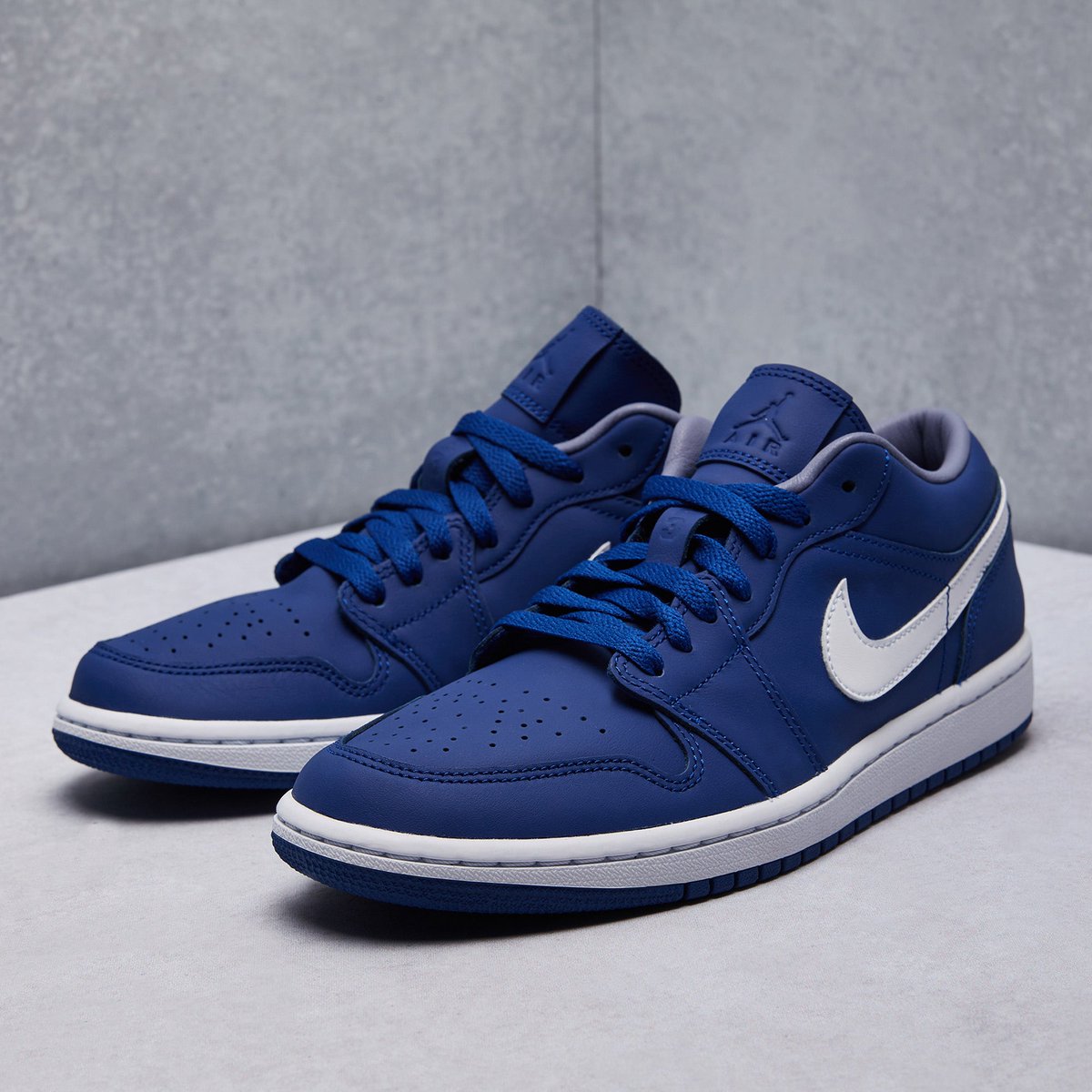 The Closet Inc. tweet media