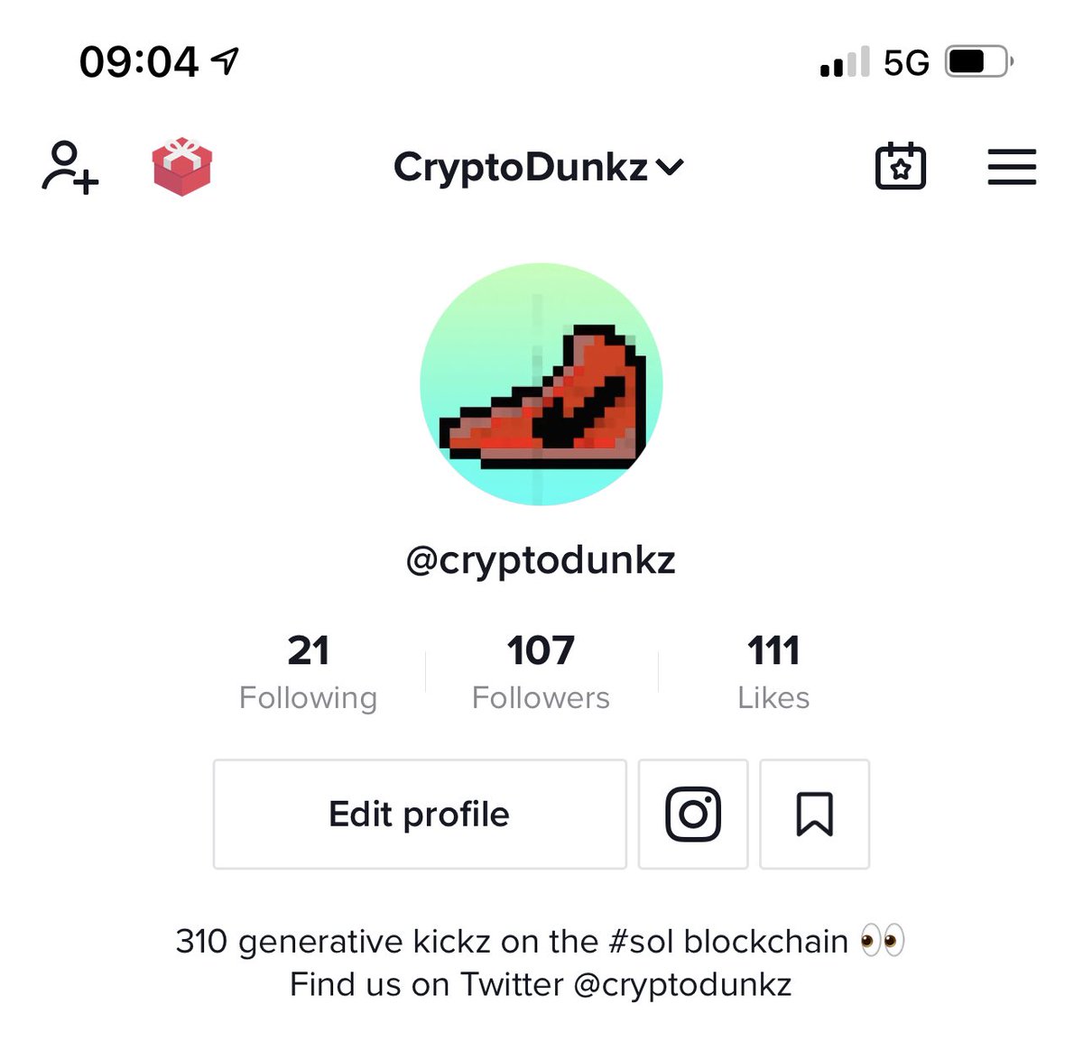 100 followers in 24 hours! LFGGGG #cryptodunkz #nft #solana $eth #NFTCommunity