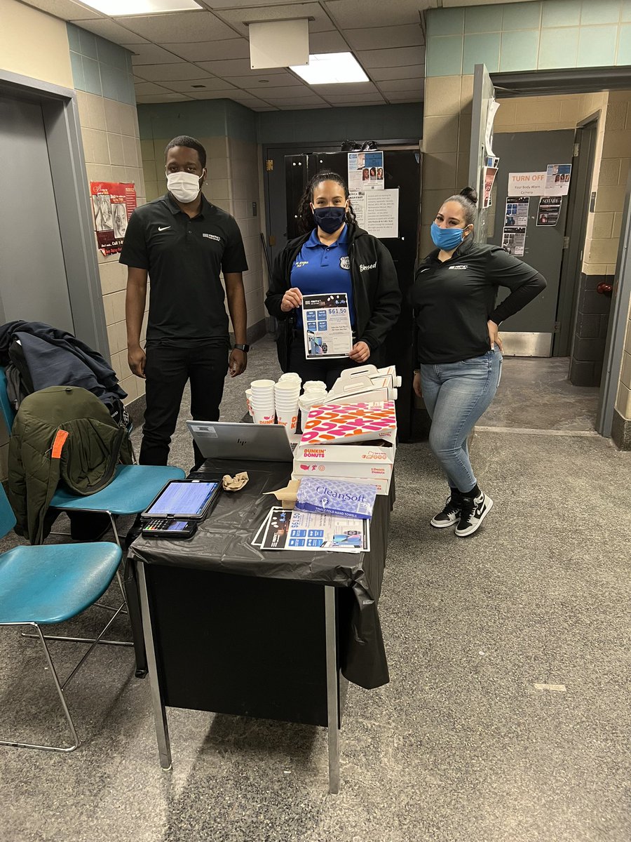 brianaashleyyyy's tweet photo. USQ and Toy Center Teamed Up at a FN EVENT !! Serving Bronx Finest with bundles and donuts !! 🍩🚨🚔🚓 #FirstNet #ATT #TeamDinero @Danny_Perez_01 @ChevalierRey @judy_cavalieri https://t.co/y4Fh2GMHry