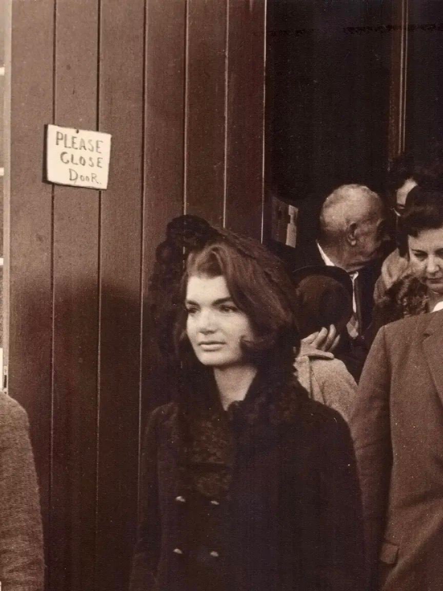 MilkyWa34808762's tweet photo. .
🇺🇸
PLEASE CLOSE DOOR
.
.
.
.
.
.
.
.
.
.
#MessageFrom #John_F_Kennedy_Jr
. https://t.co/0e3uCZRWBK