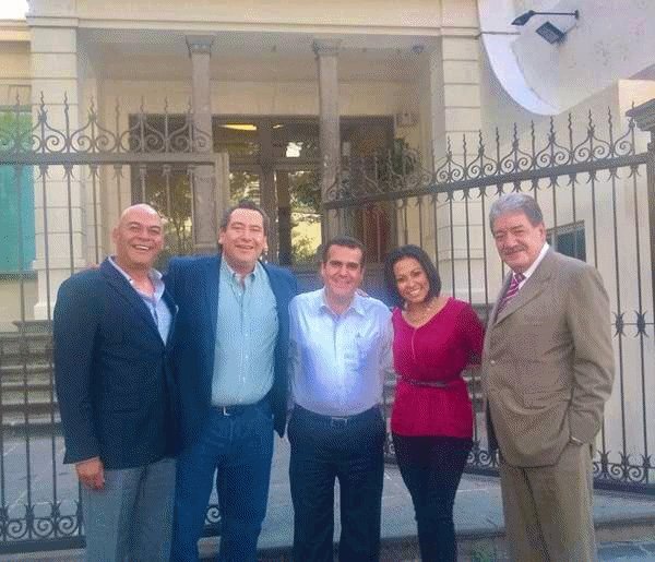 SUFRAGIOrevista's tweet photo. ¡Felicidades a mi amigazo @peyus66!
Así felicita @leobardosoto líder de @CTMPuebla a su amigo Pedro Cabañas Reynal, Director General de Grupo #AsMedia por su CUMPLEAÑOS 🥳🎉🎁🎂 https://t.co/WdVWYMJCDx