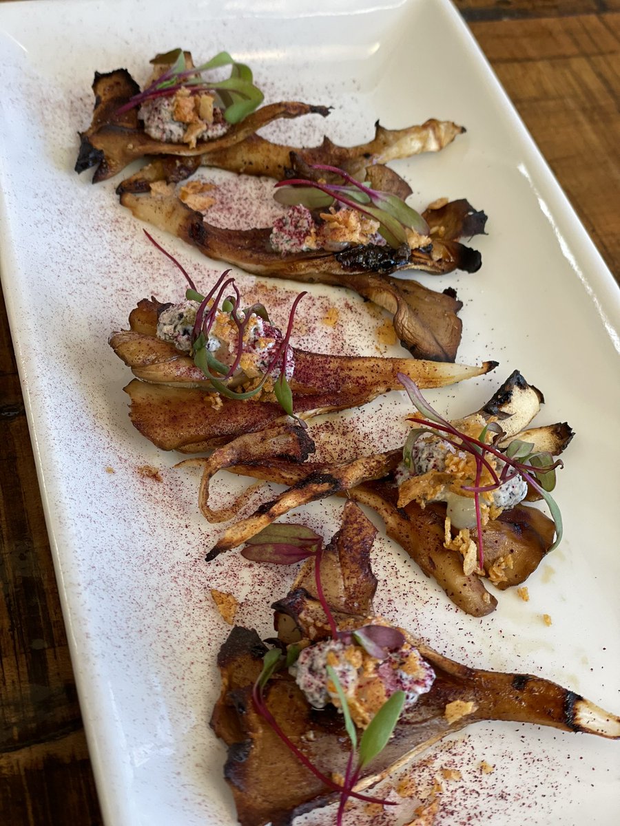 BlackbellyCO's tweet photo. Tonight’s chef’s counter amuse: Hen of the woods, Scallion ash, @haystack_mountain chèvre, sunchoke crumble, Micro greens, hibiscus powder. 

#amusebouche #blackbellyco #chefcounter #amuseyourmouth https://t.co/dHYFqIpfHg