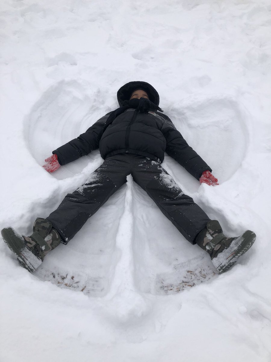 MrsGamble116's tweet photo. Recess is even better with snow! ❄️❄️❄️ @Grandview_Elem @rhayes112 https://t.co/Sq6IdDbrOK