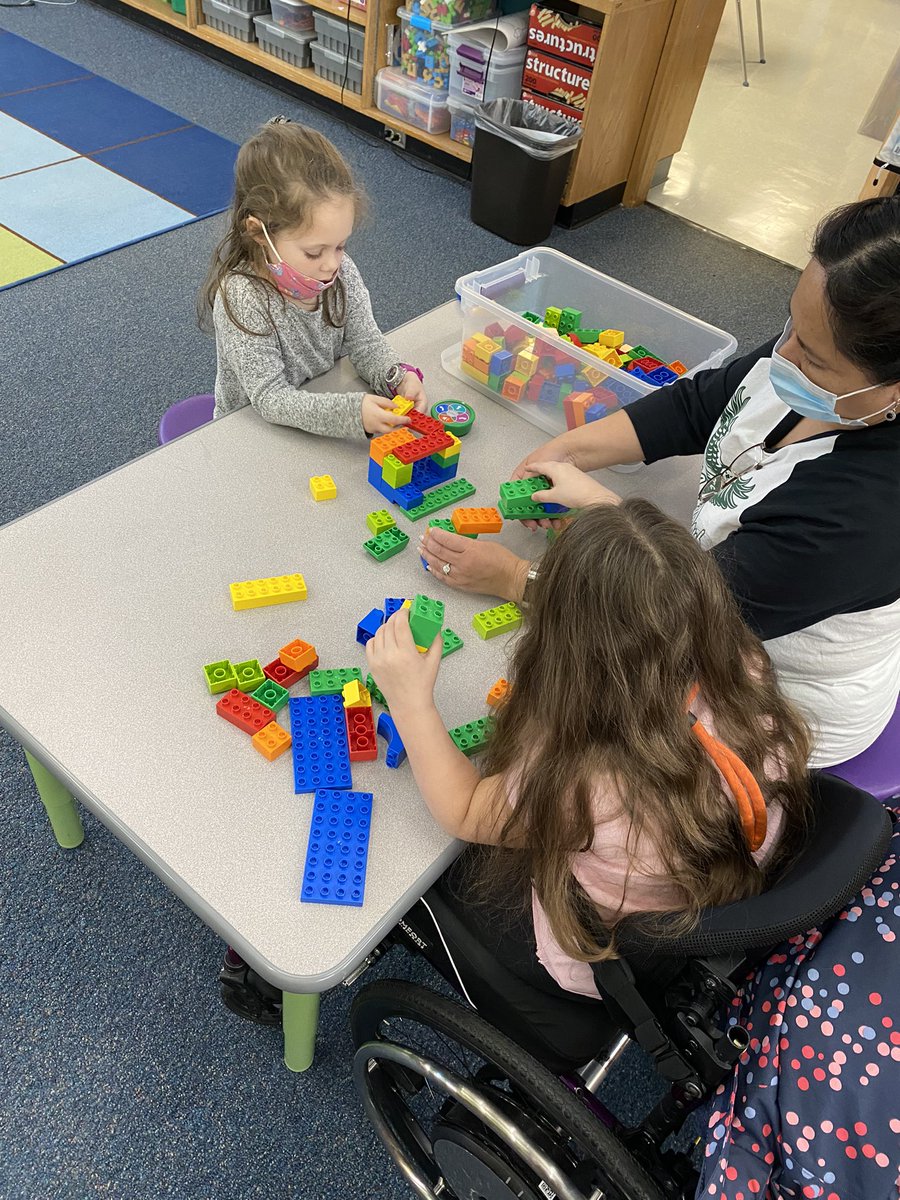 EasternES_Reads's tweet photo. Winter Olympics PreK Style! We built #lego slalom courses and coded our Vex 123 robots to go for the gold! #ekd_codes #wcpsmd #WinterOlympics @VEXRobotics https://t.co/4IzYuV6QTF