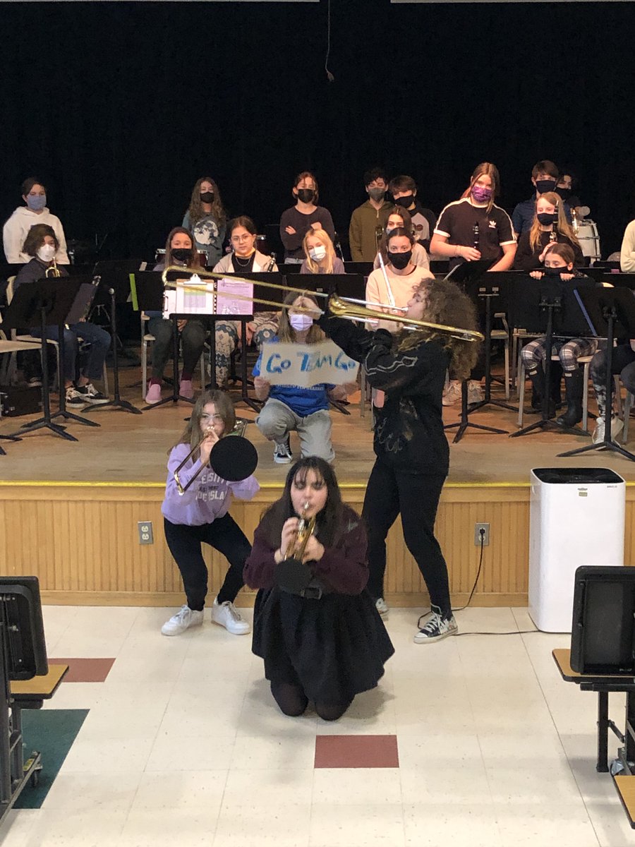 BEYOND EXCITED for tonight's band concert; it's been two years since grade 6 performed on stage! They are the students that learned to play over zoom in 20-21, or started this fall and practiced like crazy to get here. Welcome to the band family, friends! #BRMSunityandcommunity