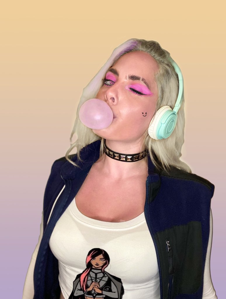 MiaSavageCrypto's tweet photo. Getting hyped up for the @discosolaris mint tomorrow. Don’t sleep on it! https://t.co/JGEZck2Kgk