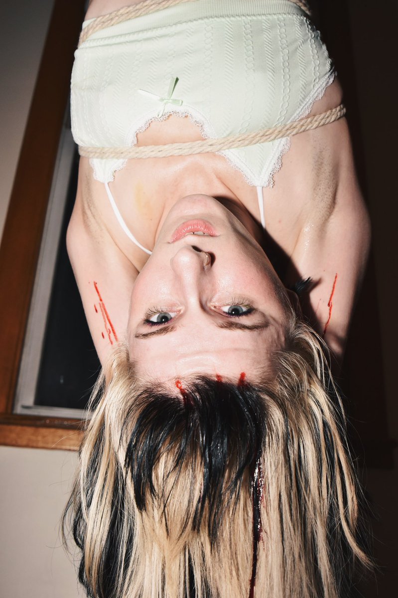 bloody little lizard 🦎🩸