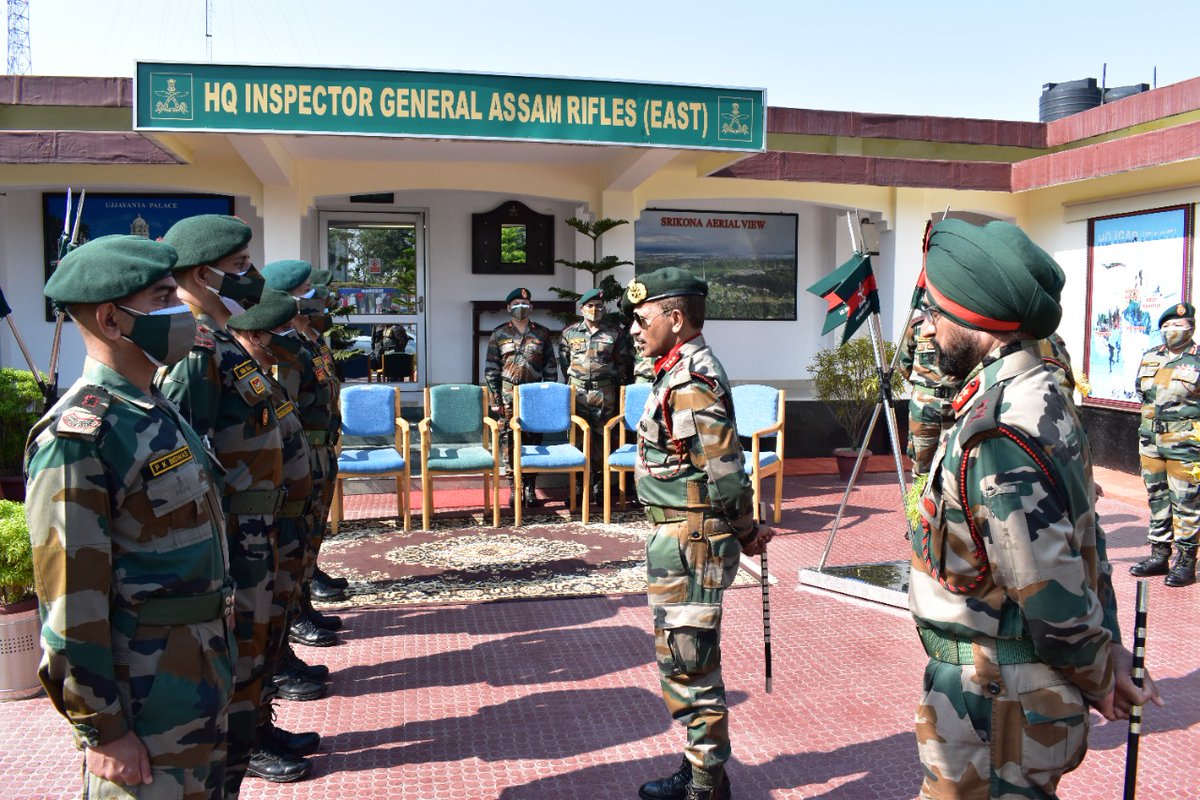 defencedefine's tweet photo. लेफ्टिनेंट जनरल पीसी नायर, एवीएसएम, वाईएसएम, डीजी असम राइफल्स ने 07 फरवरी को श्रीकोना, असम में मुख्यालय आईजीएआर (पूर्व) का दौरा किया और असम, त्रिपुरा, मणिपुर और मिजोरम के भीतरी इलाकों और सीमावर्ती क्षेत्रों में परिचालन तैयारी और सुरक्षा स्थिति की समीक्षा की।
#defencedefine https://t.co/NbbYgujy0F