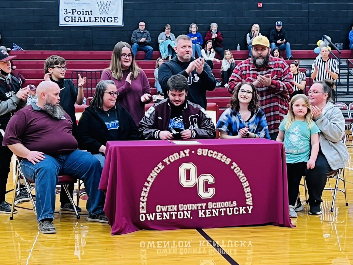 Rebels_OCFB's tweet photo. Congrats to Owen County SR Thomas O’Brien who had his NLI Signing Ceremony tonight. Next year he will be attending Thomas More University.

#OCFB
#ATB
#RebelsFootballFamily https://t.co/xjstflWYSc