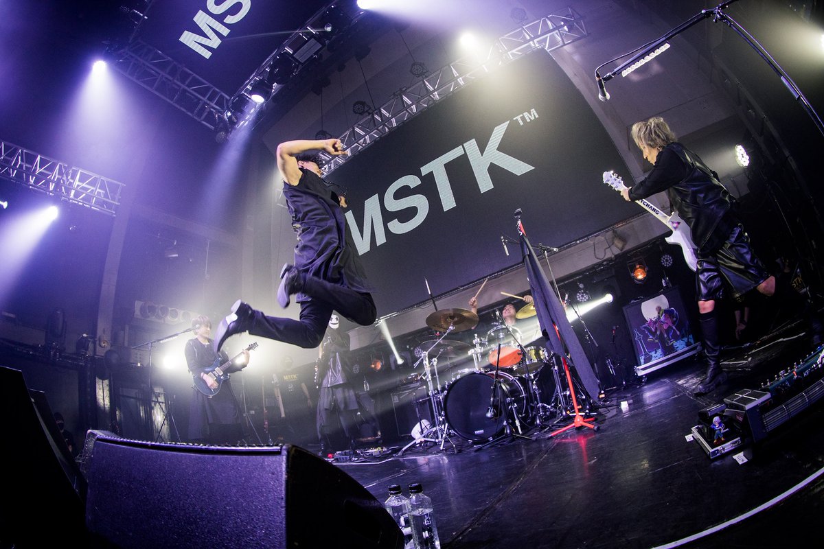 Mstk_Tokyo's tweet photo. 【ライブ写真公開📸】

『対バンしてみたvol.1』MSTK vs 松田樹利亜 (@mazda_julia )
会場にお集まりの皆さん、生配信をご視聴いただいた皆さん、ありがとうございました🤩

ラストでは4月の対バンツアーも解禁！
まだまだ｢MSTK vs 松田樹利亜｣は続きます❤️‍🔥

お楽しみに！！！ https://t.co/R8CKJ8FIx9