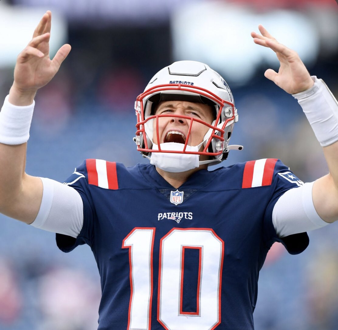 NewEraAnt's tweet photo. I’m officially a @MacJones_10 Stan #PatriotsTwitter https://t.co/nGBG8TnP1L