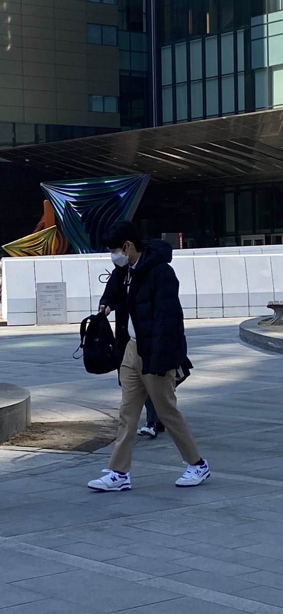 s_runna's tweet photo. 헐 지나가다가 켄타랑 김상균 봄 ㅠㅠㅠ https://t.co/eWMOnvjWRU