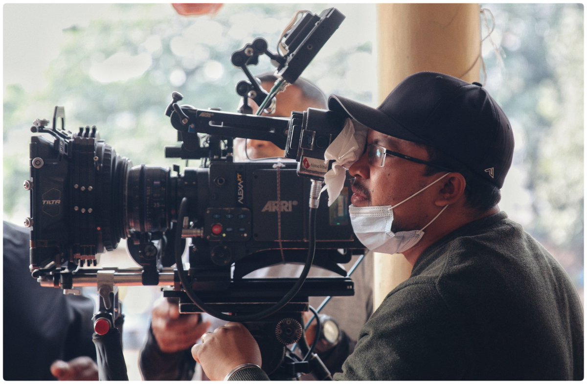 bidrohidipon's tweet photo. Filming the new story...
Coming in this valentine 🥰

#cinematography #film #storyteller #storytelling #arrialexa #BehindTheScenes https://t.co/DxAf1xsQwF