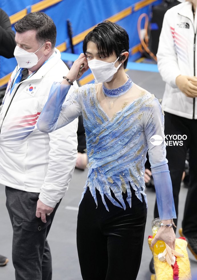 bobayuzu's tweet photo. YUZURU’S COSTUME WILL ALWAYS OUTDO THE OTHER GIRLIES https://t.co/b7meMxyA3W