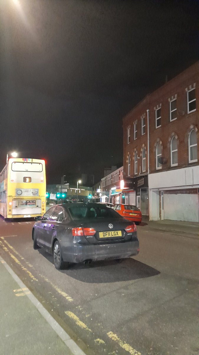 rob_batson_pht's tweet photo. @dorsetpolice @BCPCouncil Two hours later it is still here! Not good enough when no loading applied 🤨😒 https://t.co/0Ggz6XFIIO