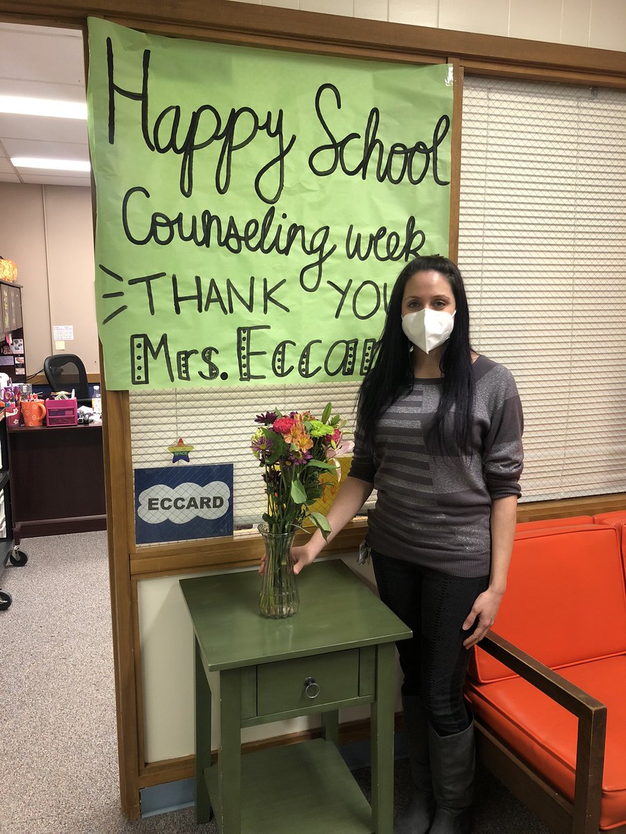 FCPSdanaaustin's tweet photo. The mustangs appreciate all that Mrs. Eccard does to support MYES! #mustangpride #schoolcounselingweek https://t.co/mrSdwSc9Z7
