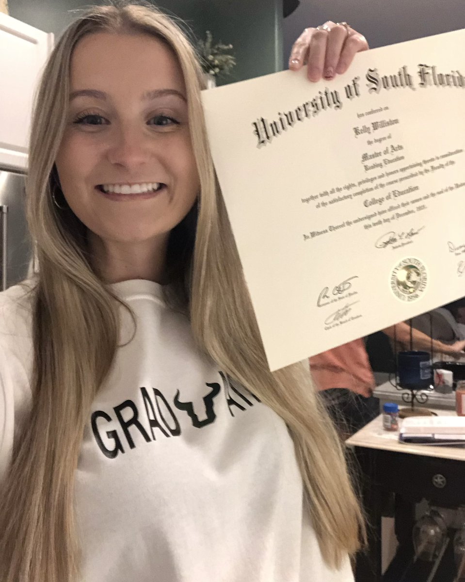 kinderwithkelly's tweet photo. Officially official! Graduated Summa Cum Laude with my Master’s in Reading. Cheers to (a little bit) more free time!👩🏼‍🎓🍎✏️👩🏼‍🏫 #GoBulls https://t.co/c0PP3rNPvl