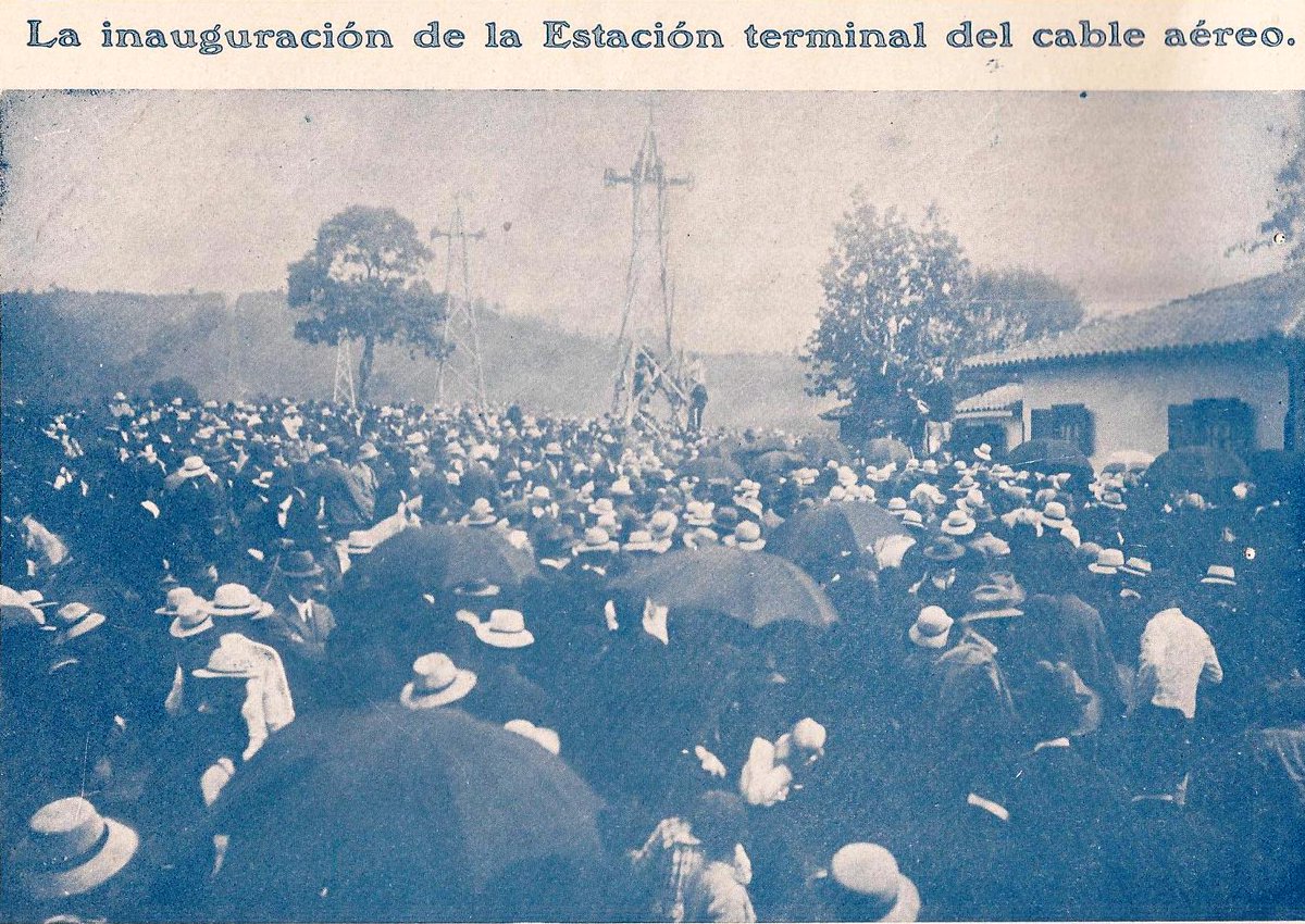 Hace 100 años demostramos el talante de nuestra gente. Conquistamos el cielo para construir un medio de transporte sostenible entre #Manizales y Honda. Durante medio siglo, un cable aéreo se levantó sobre una de las dos cordilleras de los Andes que atraviesan nuestro país. ⬇️