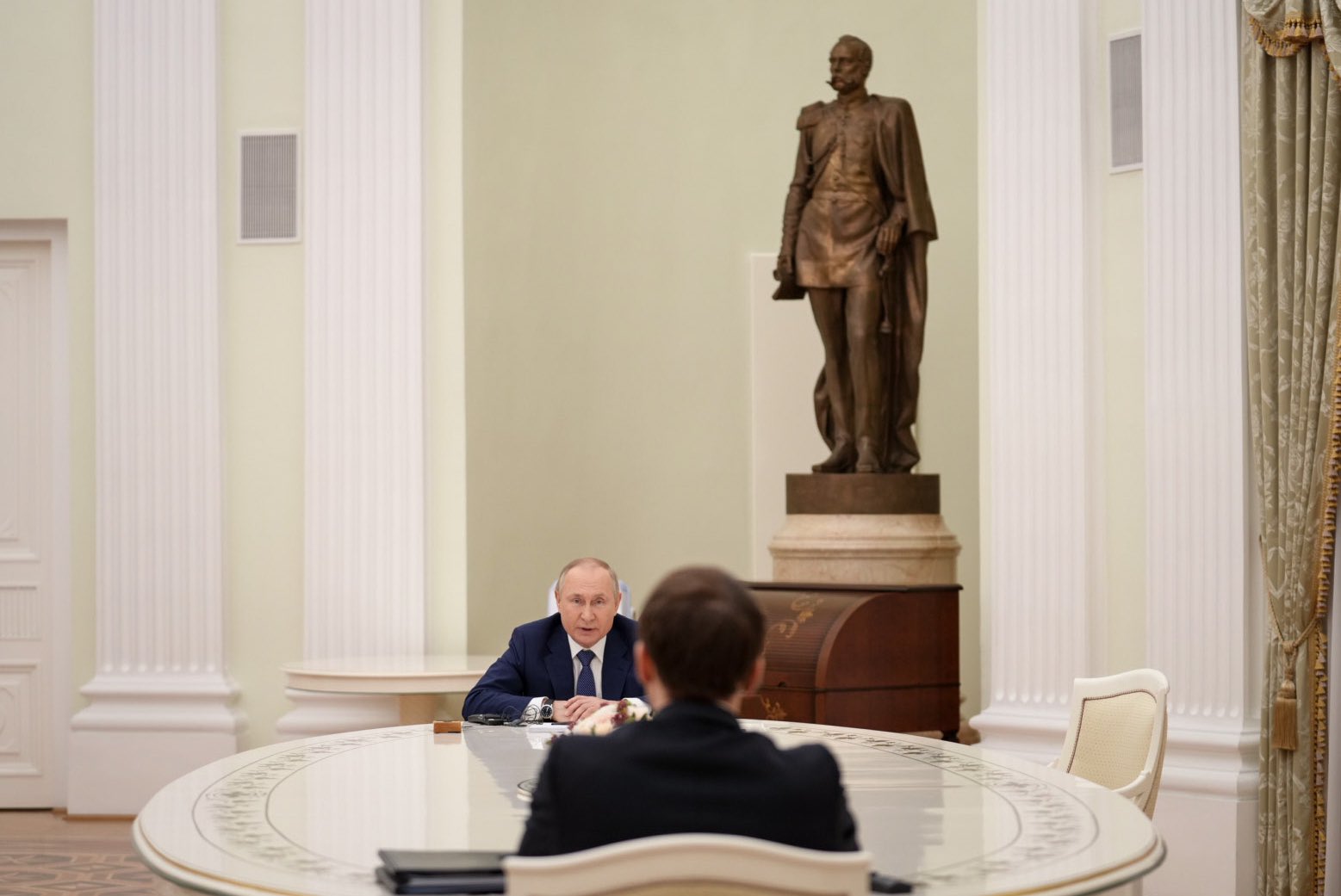 Macron volvió a conversar con Putin buscando la paz en Ucrania: no hubo acuerdo