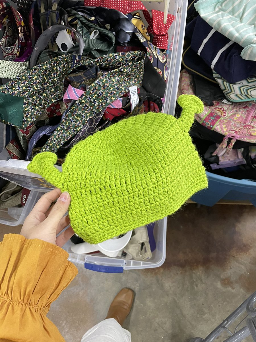 baileegolden's tweet photo. shrat at the thrift https://t.co/EFSVKHVAG4