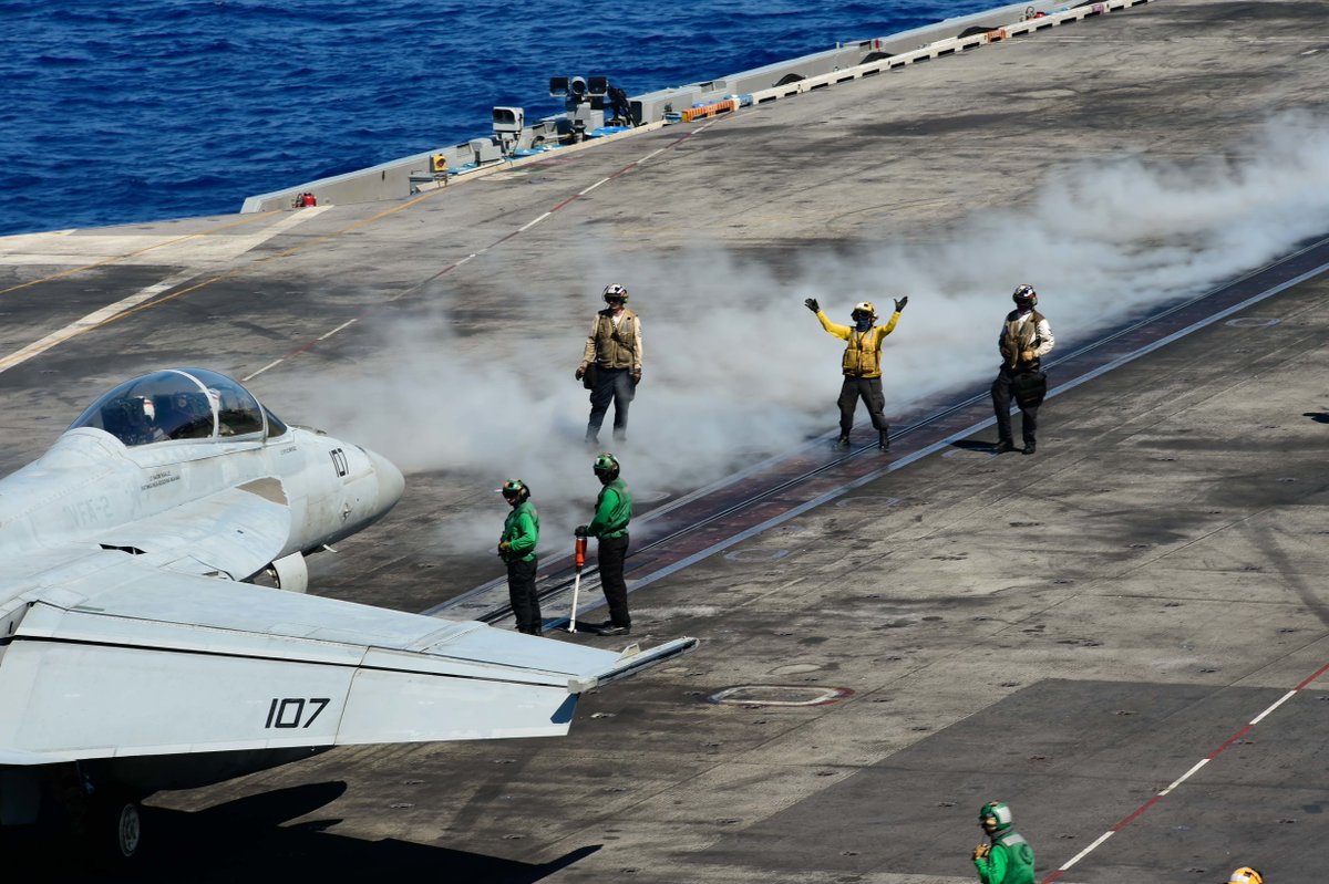 USNavy's tweet photo. 1️⃣ #USSOKane #DDG77 returns to @NavBaseSD.
2️⃣ #USSDewey #DDG105 monitors contacts during Exercise Noble Fusion @INDOPACOM.
3️⃣ #USSCarlVinson #CVN70 #FLTOPS @US3rdFleet.
4️⃣ #USSGeorgeHWBush takes on ammunition during #VERTEP @US2ndFleet.
ℹ️ & 🔽: https://t.co/h1CvcVvEHf https://t.co/s6X2FViL8O