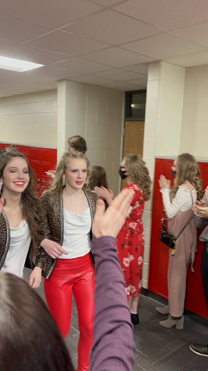 DJKDuBOmaha's tweet photo. Grateful to watch them rock the stage and, as a team, win 1st place in their division! Continuing to do better and better each time the get to perform.
#Feb06 #ShowChoir #DanceAndSing #Unison #GirlsRuleTheWorld #TiRad2022 #SpecialSaturday https://t.co/MBbO3QMCaX
