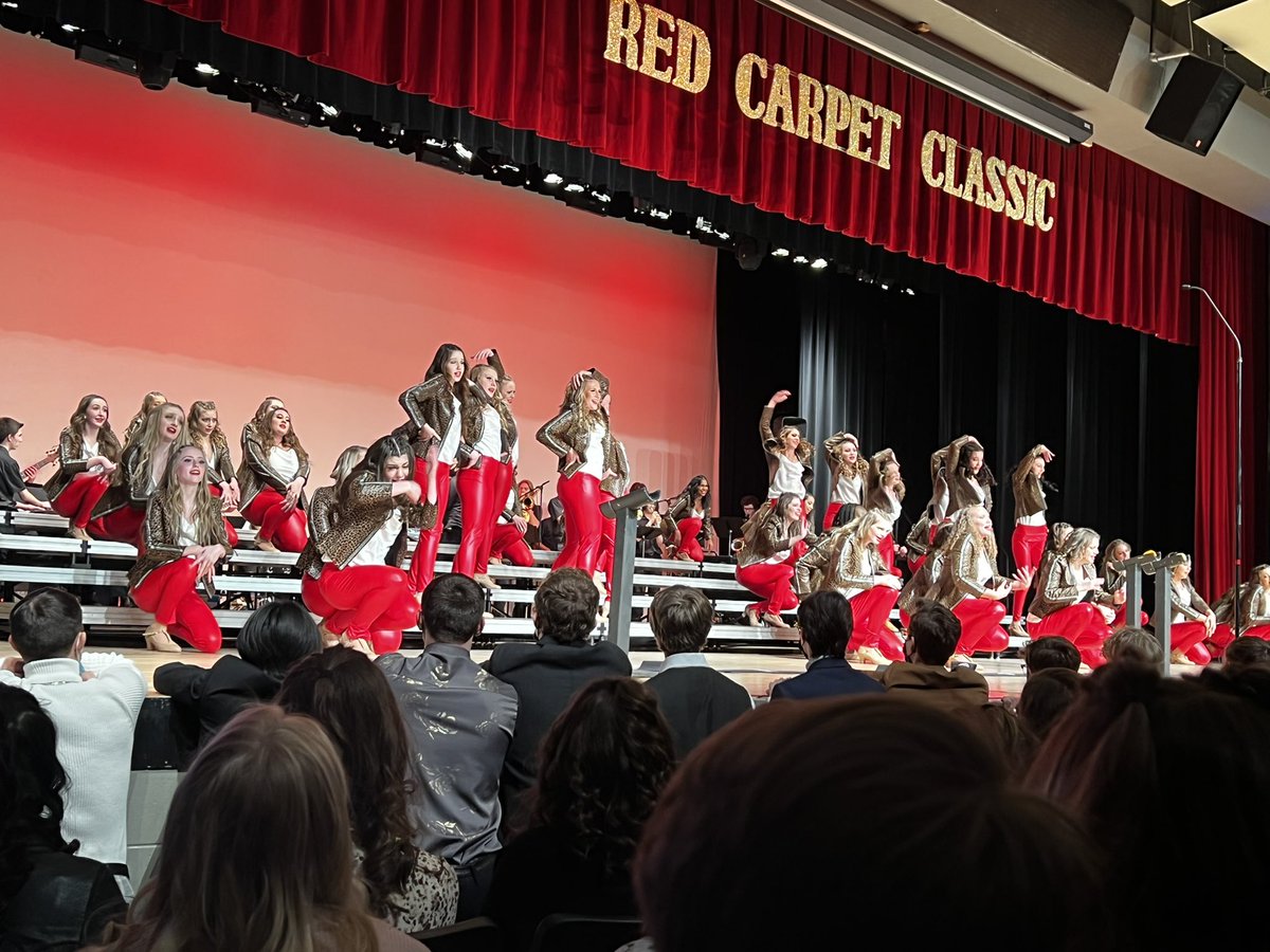DJKDuBOmaha's tweet photo. Grateful to watch them rock the stage and, as a team, win 1st place in their division! Continuing to do better and better each time the get to perform.
#Feb06 #ShowChoir #DanceAndSing #Unison #GirlsRuleTheWorld #TiRad2022 #SpecialSaturday https://t.co/MBbO3QMCaX