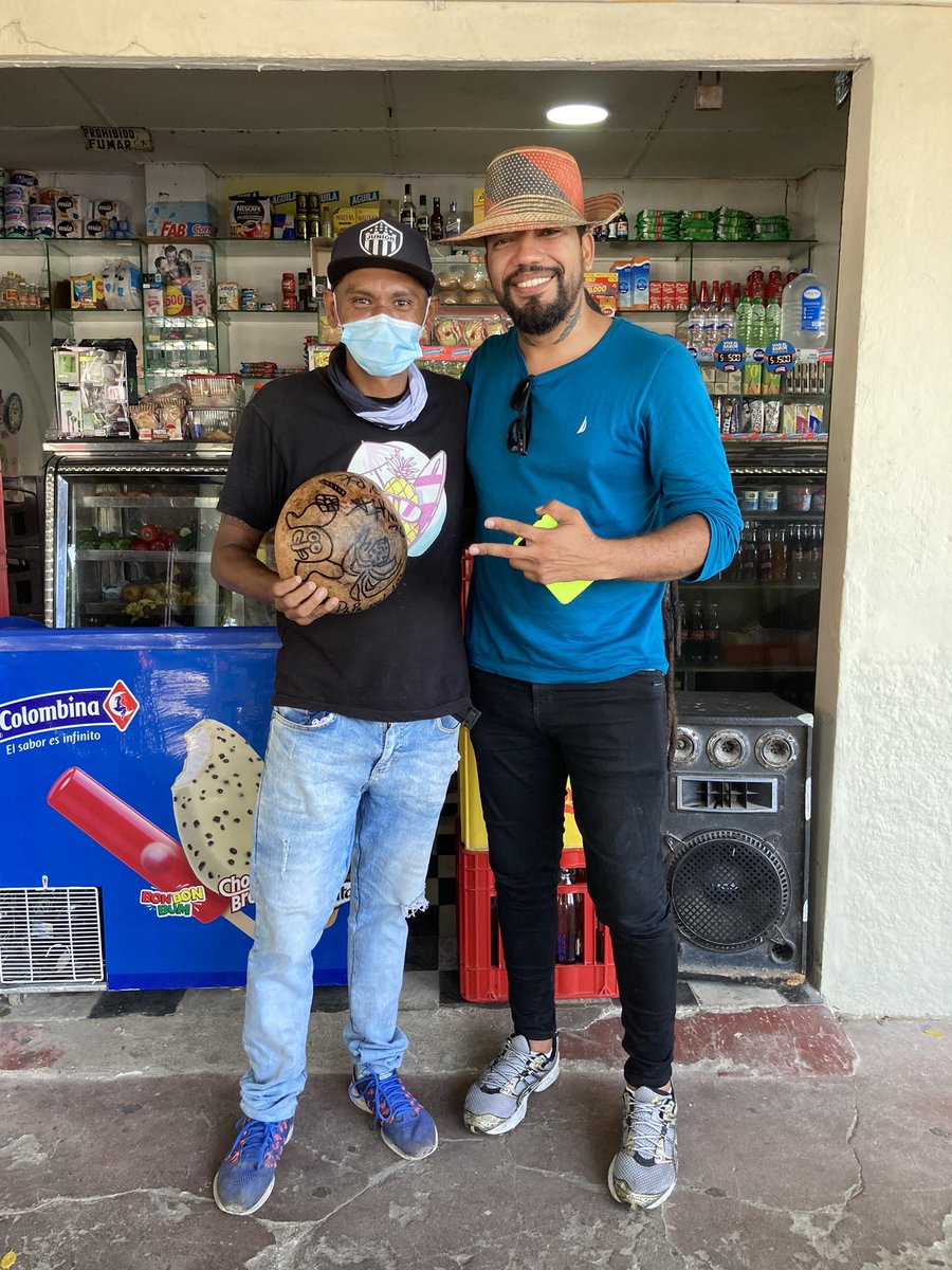 HumoristaDel's tweet image. #lasocurrenciasdelelpińa #elhumorlasocurrenciasdelelpińa siempre el más pegado a donde yo trabajo Sancocho y asado la 49 cra 63 37 barrio modelocon el sudor y la mano de Dios