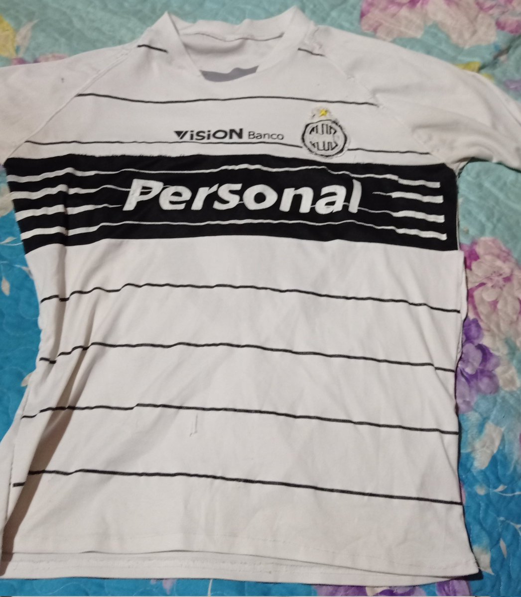 OlimpiaOOC's tweet photo. Ahora que salieron las nuevas de Nike y bajaron los precios de las Meta y las Adidas por fin me alcanzó para comprar la trucha de 2011😍 https://t.co/5BrH8dBeNM