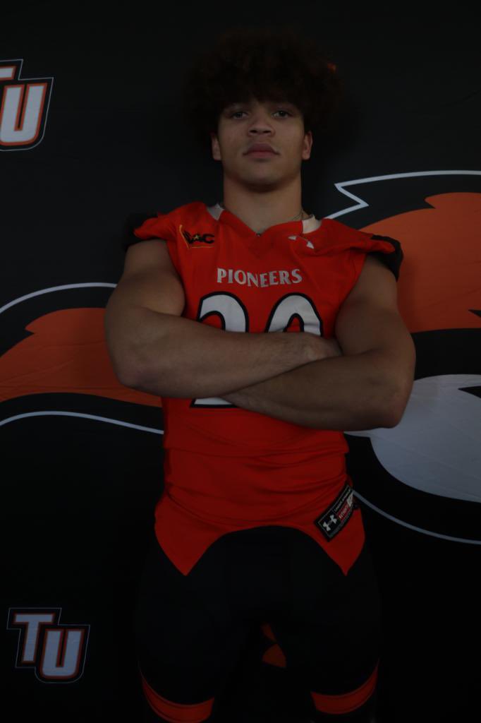 MontgomeryLevon's tweet photo. After a great visit, i’m blessed and very grateful to receive an offer to continue my academic and football career as a pwo at @TusculumFB 🟠⚪️⚫️Very thankful for the opportunity !!! @J_D_Baha https://t.co/LStzB1w2xr