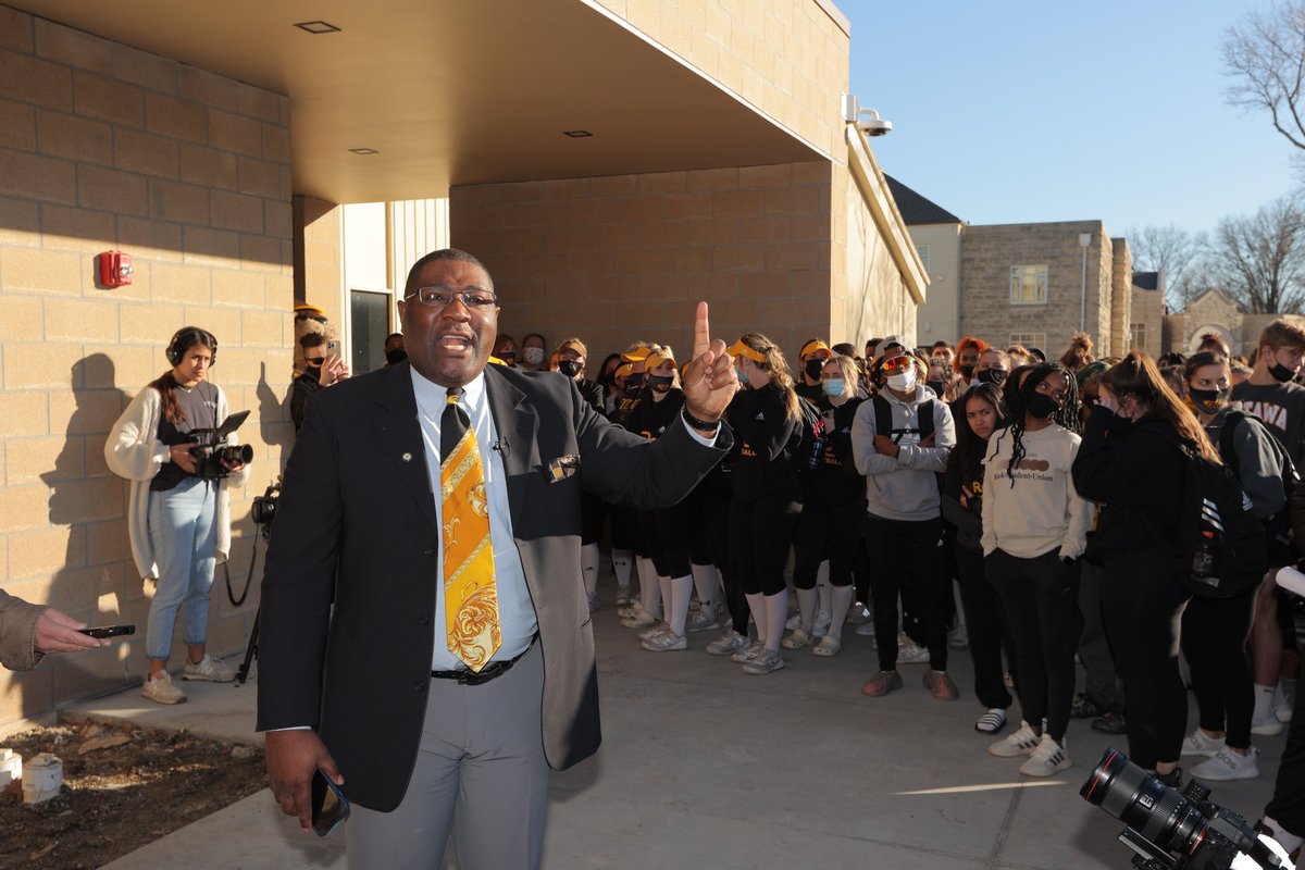 BravesAthletics's tweet photo. More pictures from the BAPC reveal. This place turned out spectacular. Thank you @MammothBuilt #BraveNation https://t.co/qybtECm4A6