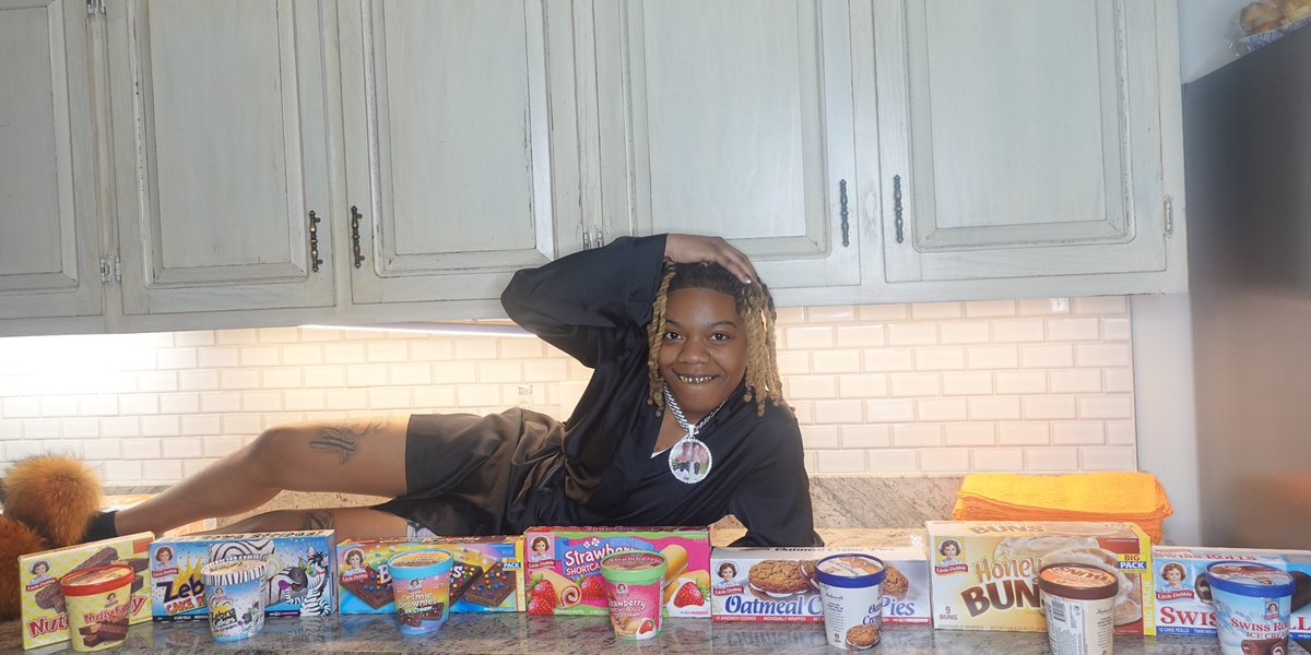 Rollitupk's tweet photo. Lmao i reviewed little Debbie ice cream 😂
https://t.co/8T19nMJcps https://t.co/JzlqC1vJQZ