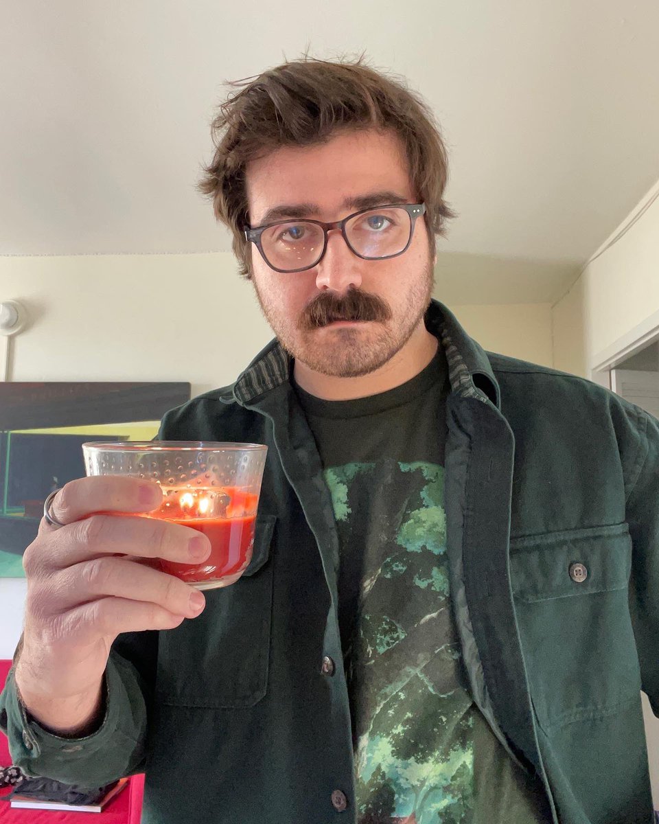 eddyburback's tweet photo. hey guys i just got this candle and would love to hear your opinion on how it smells

if you can’t smell the candle that’s okay but please do not reply i don’t want to hear from you https://t.co/m59rDjRshK
