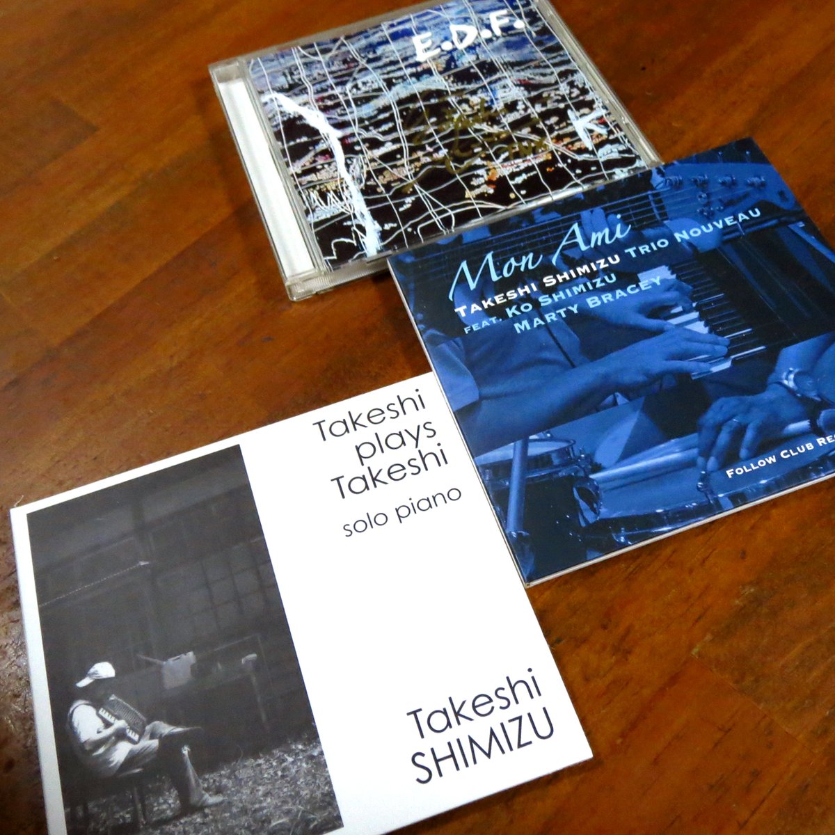 junkissa2019's tweet photo. チャー君でドライブのお供です。
#清水武志 #E.D.F. #TAKESHI_SHIMIZU_TRIO_NOUVEAU #jazz #bluce #pianist #2cv https://t.co/pIu0fBLvNv