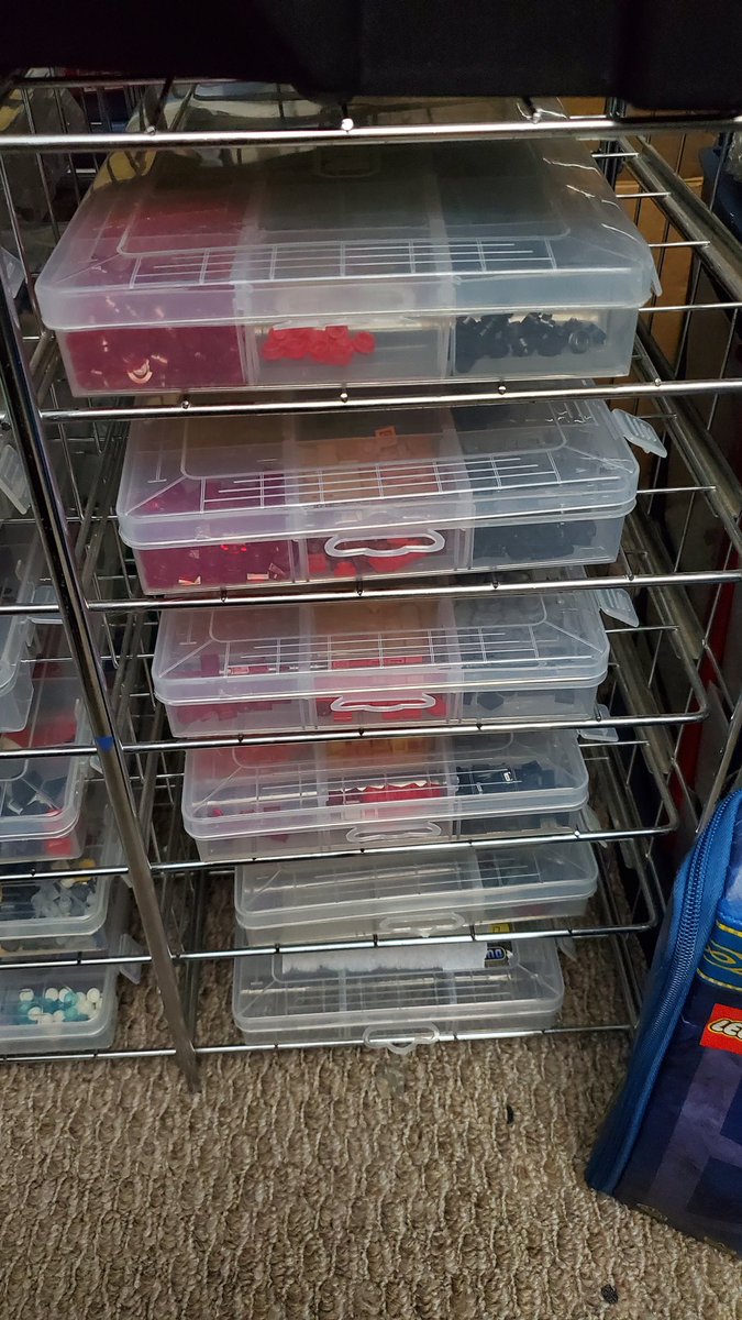 dorg_yetiman's tweet photo. My #lego    setup is getting pretty rad! Little ways to go yet, but the sorting and organizing continues! #moc #legomoc #ufo #legospace https://t.co/ALAkMkVxIQ