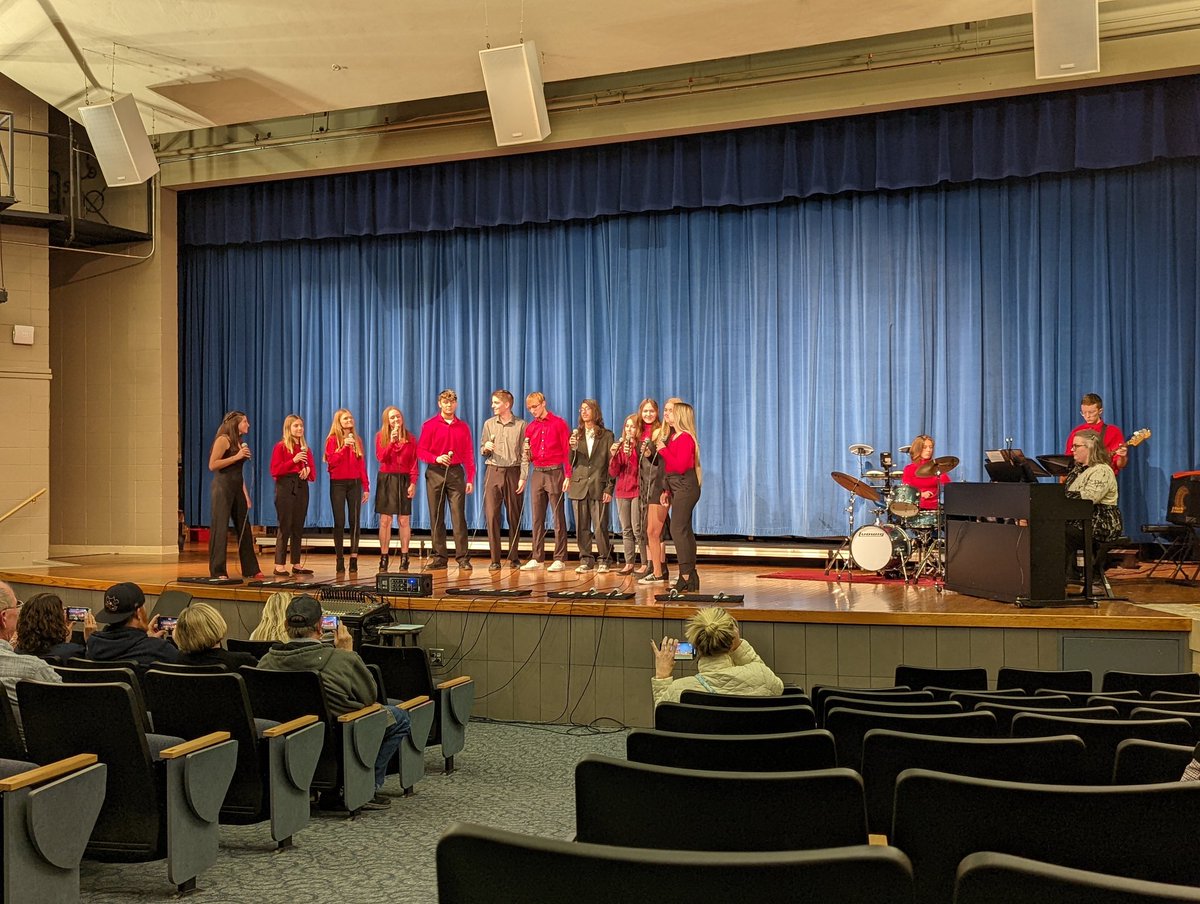 jacobrhedger's tweet image. Great performance by the @TreynorCSD Jazz Choir tonight!