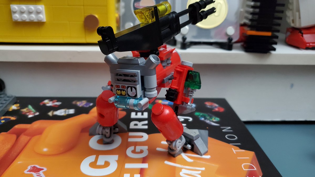 dorg_yetiman's tweet photo. A cool little chicken walker #legomoc loosely based on the FFVII Sweeper bots. Just a fun little doodle in a colour combo I dont use that often. #lego    #legospace https://t.co/k1f6XLKZf8