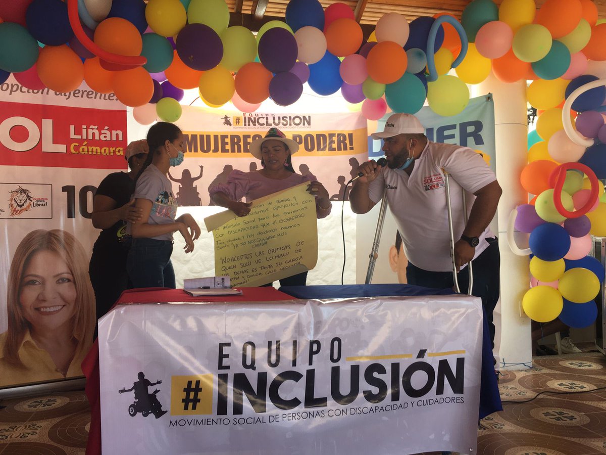 ADANHGLIDERDIS's tweet photo. Hoy me preguntaron que por que me esforzaba tanto en esta contienda política si
1° no era candidato a nada
2° y seguramente ese trabajo no sería valorado respuesta simple
#EquipoInclusion es mi vida y es como si fuera un hijo para mi
sonrió y me dijo cuenta con migo #OscarG https://t.co/gGmD1dlGCF
