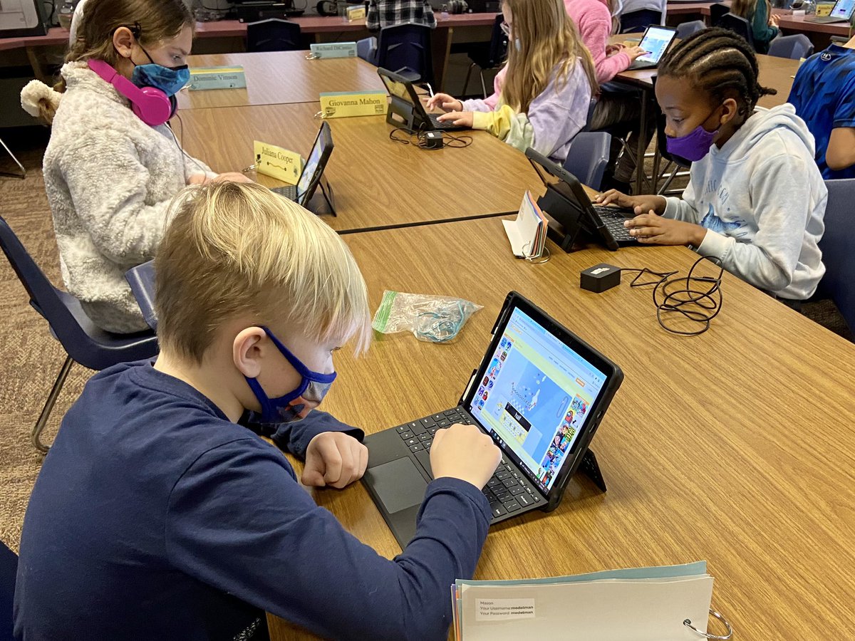 Nicole Strate tweet media